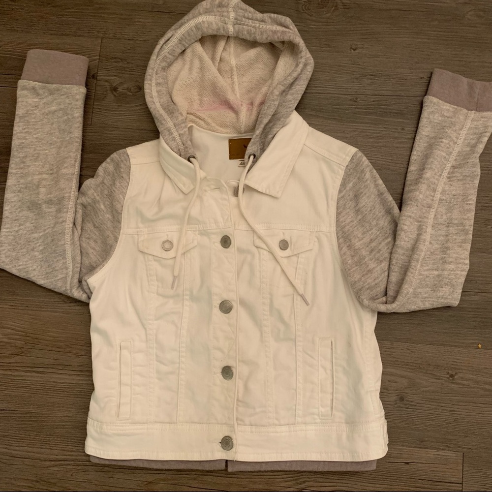 White American Eagle Jean Jacket